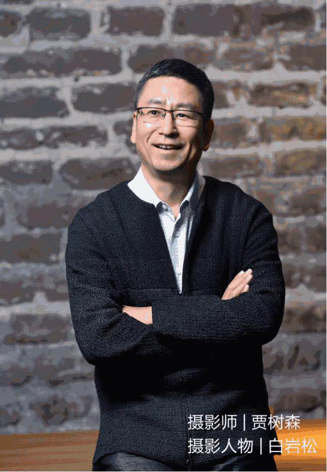 都是玩手机，凭啥她玩成了年入百万，人人羡慕的赚钱网红？