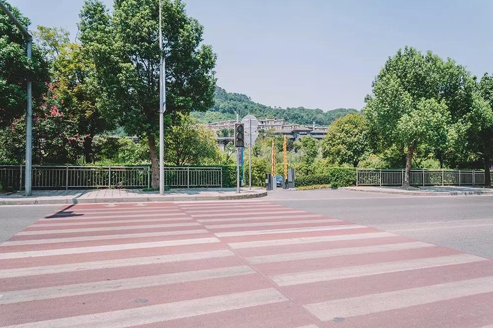 翻山越岭都有人要去吃的牛肉馆，到底值不值？