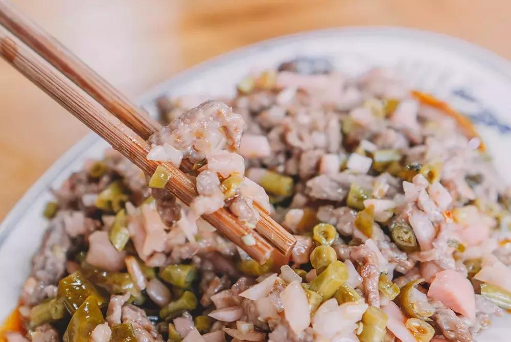 翻山越岭都有人要去吃的牛肉馆，到底值不值？