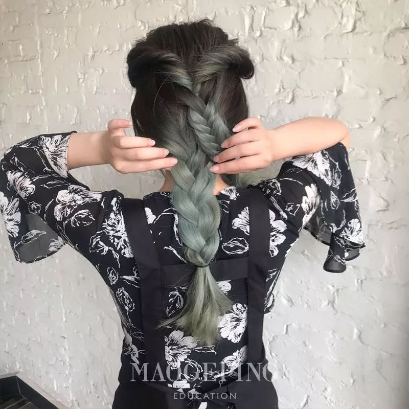 女童8-9岁中短发怎么扎简单又漂亮,30岁短发怎么扎好看又简单漂亮