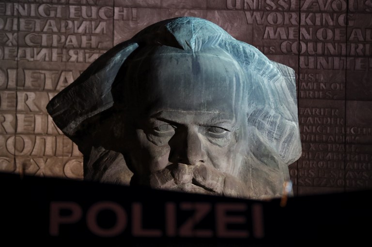 德国反移民*威示**加剧，是谁在背后“拉仇恨”？