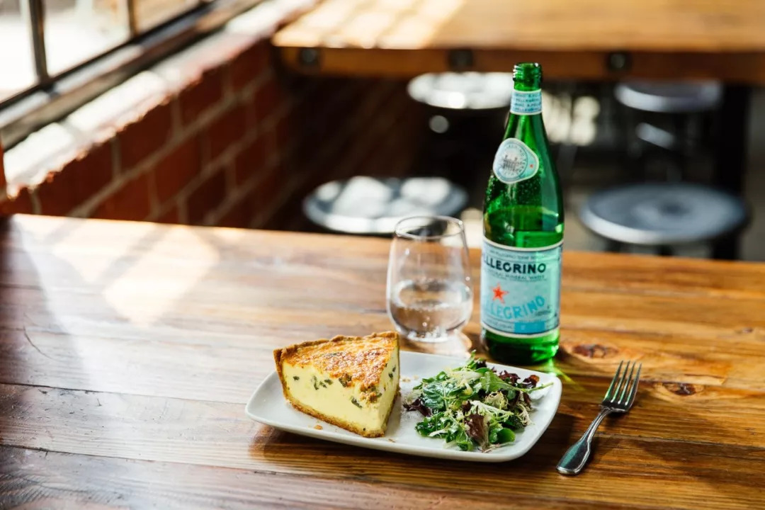 圣培露巴黎水哪个好,巴黎水和圣培露测评