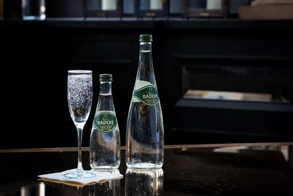 圣培露巴黎水哪个好,巴黎水和圣培露测评