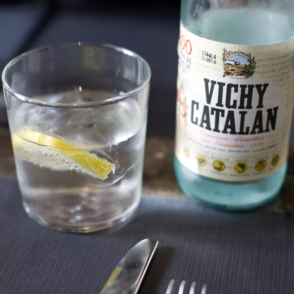 圣培露巴黎水哪个好,巴黎水和圣培露测评