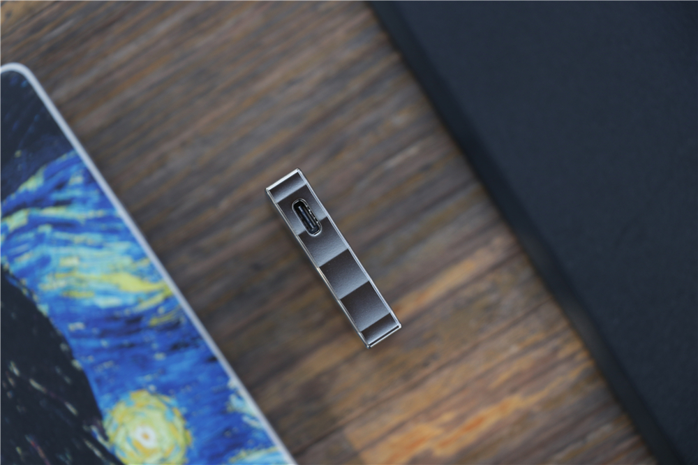 稳定传输速度快的移动硬盘推荐,西数硬盘是机械还是固态的