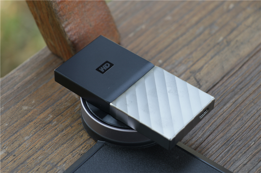 稳定传输速度快的移动硬盘推荐,西数硬盘是机械还是固态的