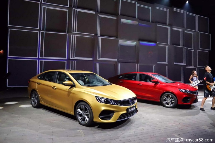 领克03新款上海车展,领克03对比xt4