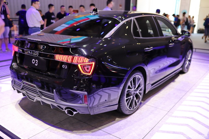 领克03新款上海车展,领克03对比xt4