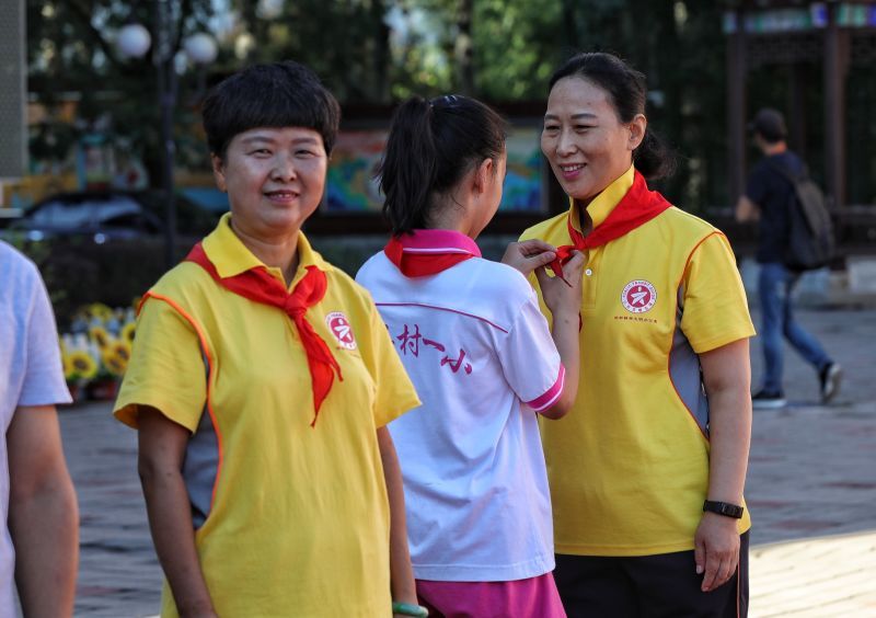 公共文明引导员走进校园为小学生上“开学第一课”