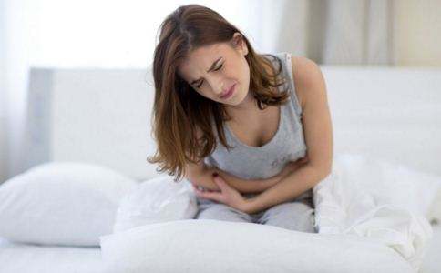 舌头出现信号对身体有什么危险,舌头一旦出现这种信号马上找中医