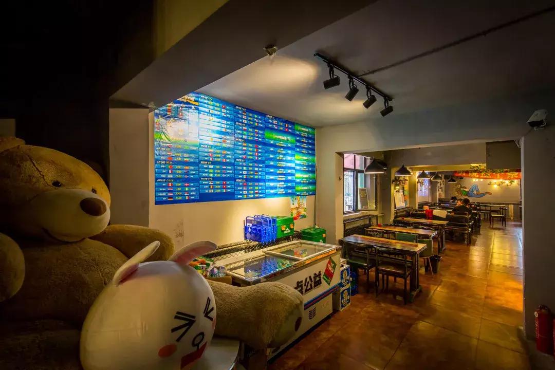 大连一家因为差评而火的店,大连风情街生意火爆