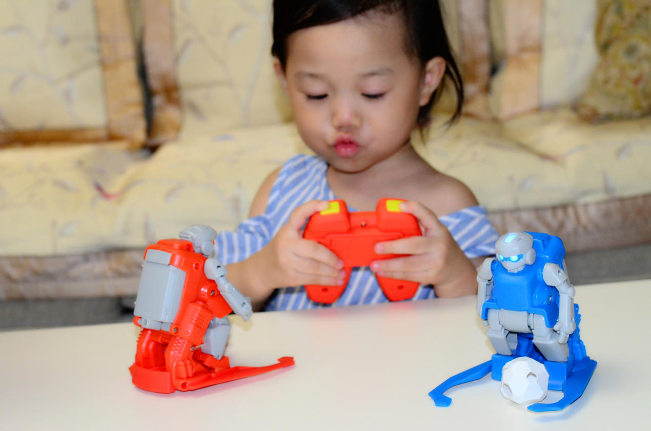 足球模拟器世界杯进球瞬间,simi机器人