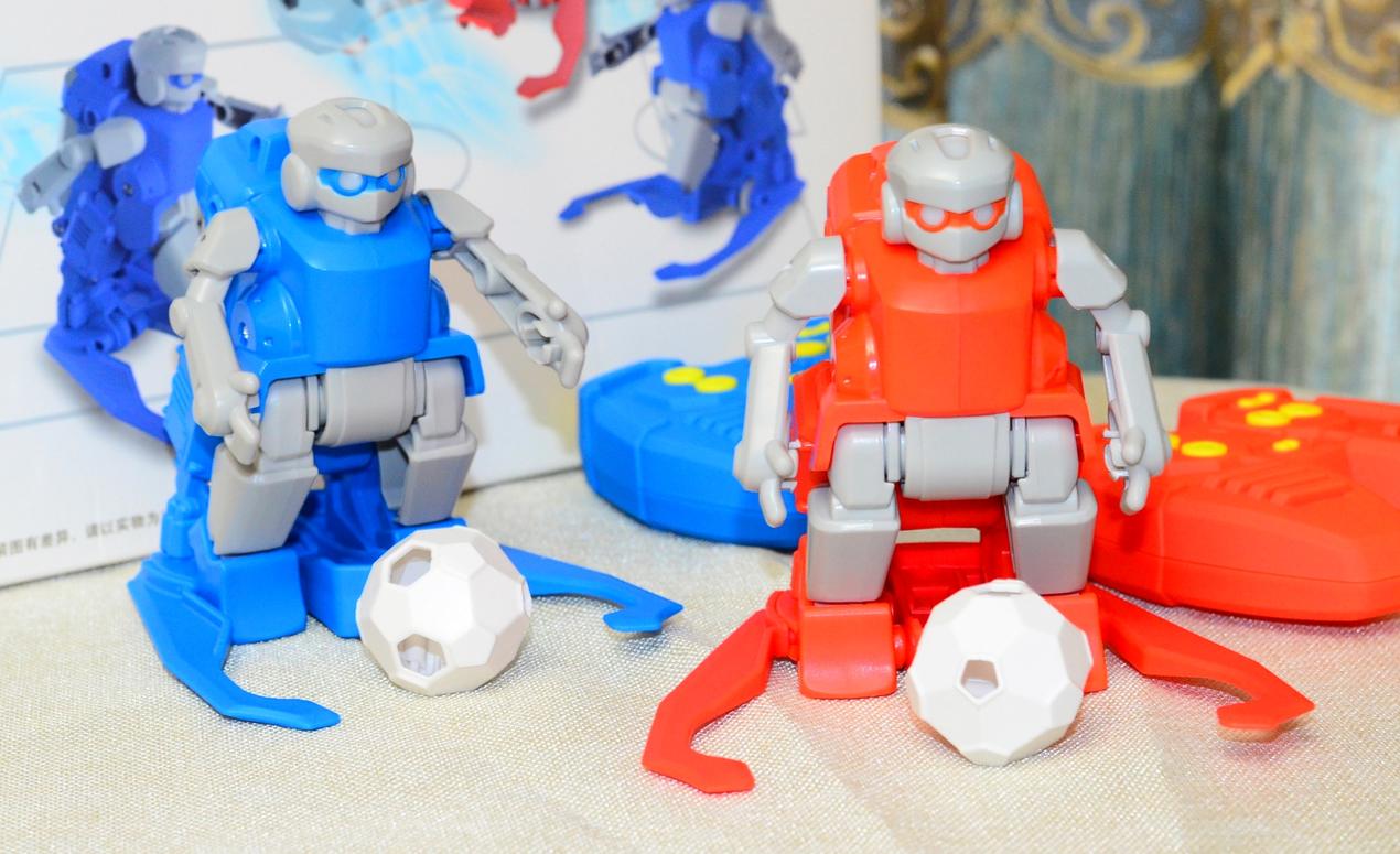 足球模拟器世界杯进球瞬间,simi机器人