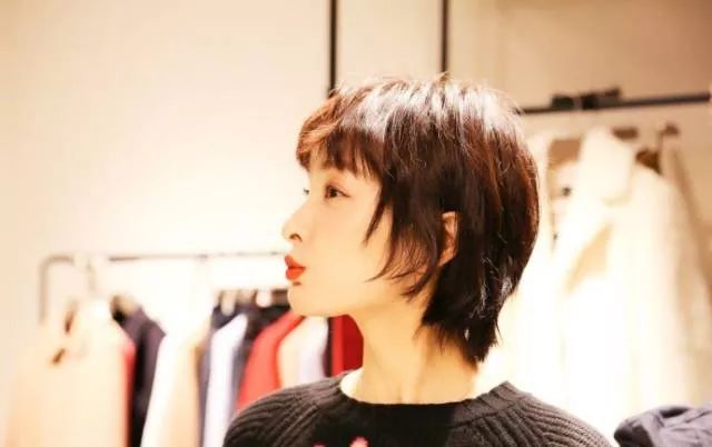 适合圆脸的发型女生必看,圆脸流行的发型推荐