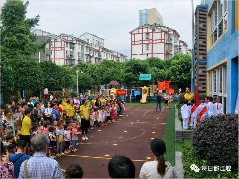 九月,我们开学啦!把天府故事读给世界听……