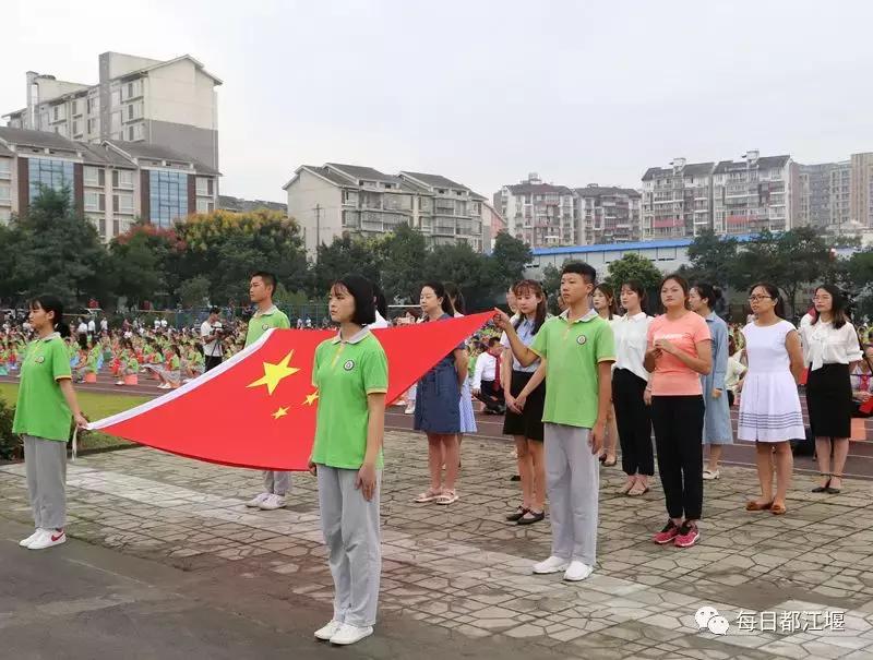 九月,我们开学啦!把天府故事读给世界听……