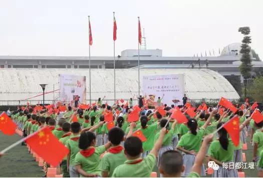 九月,我们开学啦!把天府故事读给世界听……