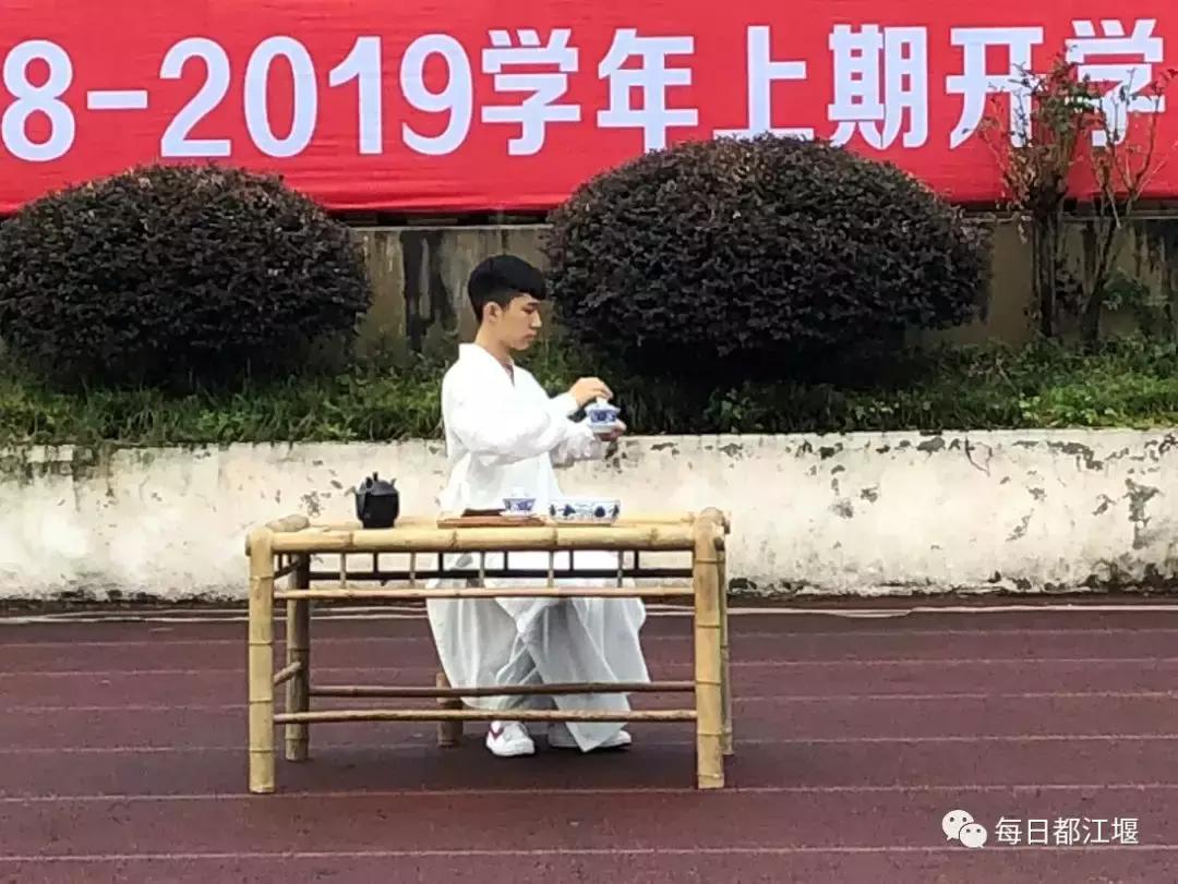 九月,我们开学啦!把天府故事读给世界听……