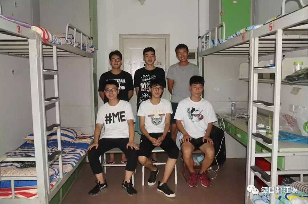 九月,我们开学啦!把天府故事读给世界听……