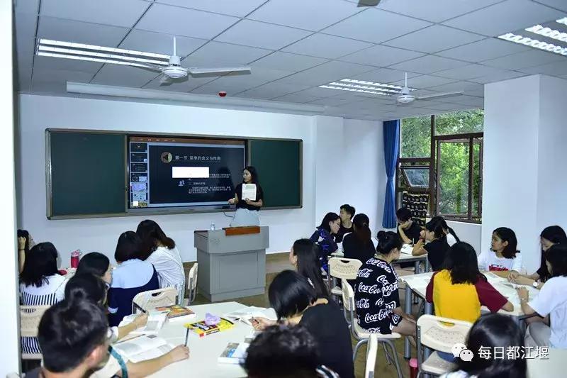 九月,我们开学啦!把天府故事读给世界听……