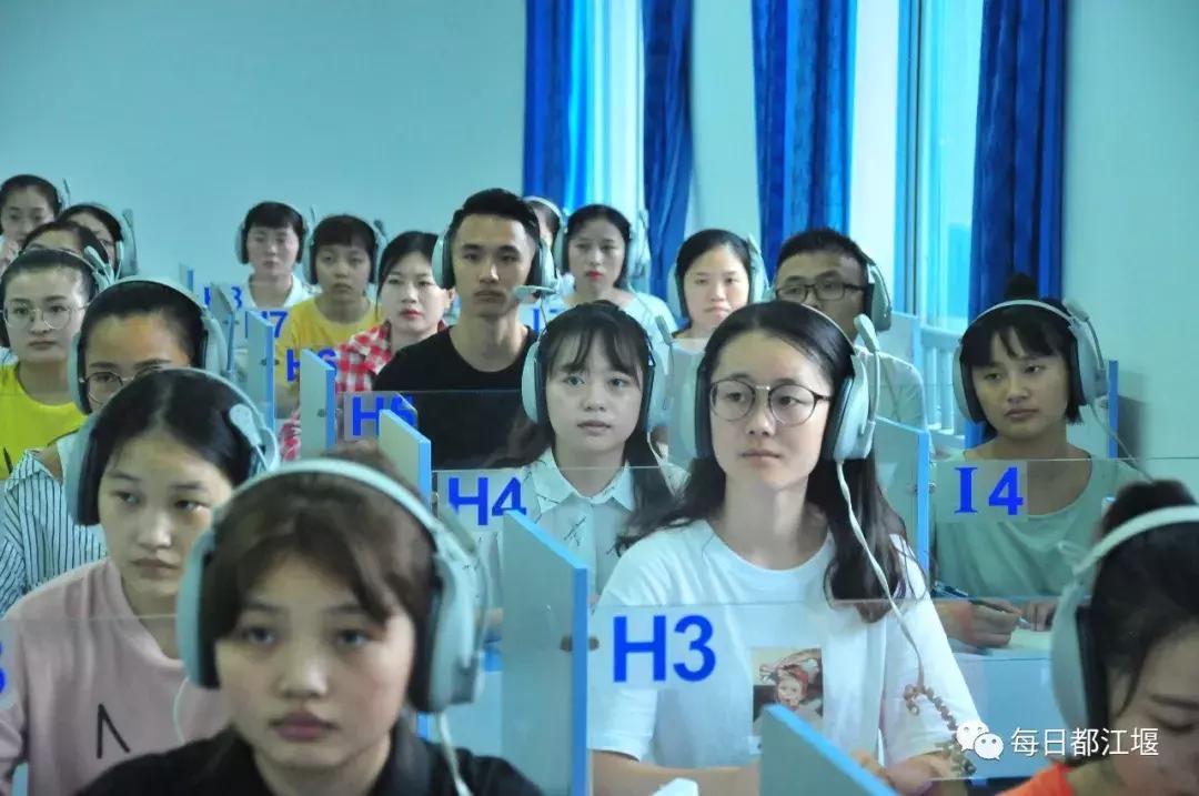 九月,我们开学啦!把天府故事读给世界听……