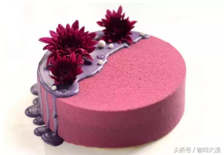 慕斯蛋糕怎样做的松软好看,制作慕斯蛋糕都需要什么