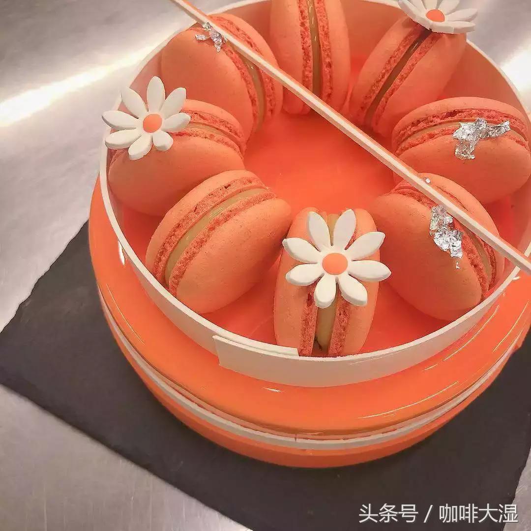 慕斯蛋糕怎样做的松软好看,制作慕斯蛋糕都需要什么