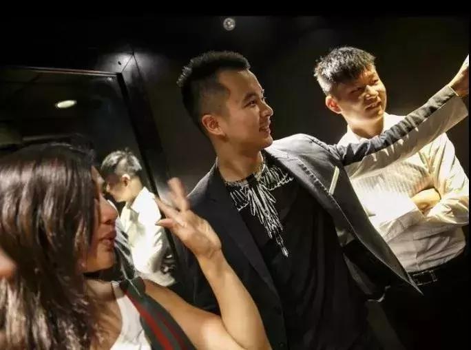 国外留学的“富二代”，他们的生活超乎我们的想象……