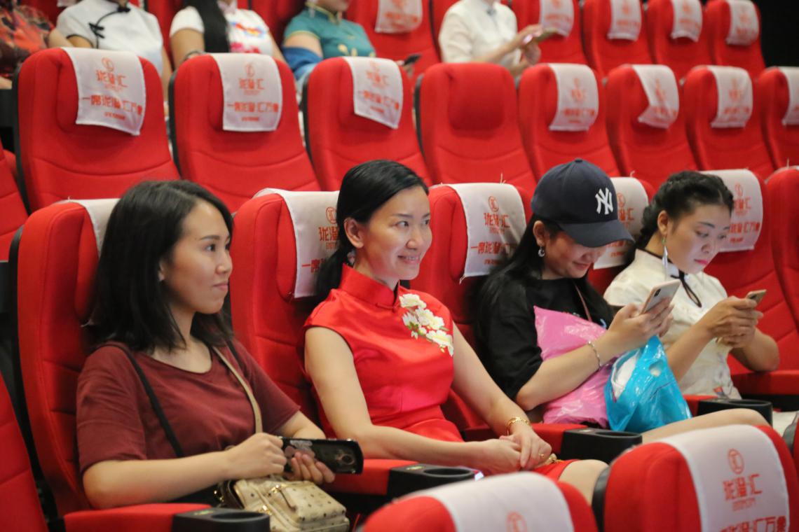 利川市中影国际,利川旗袍协会会长