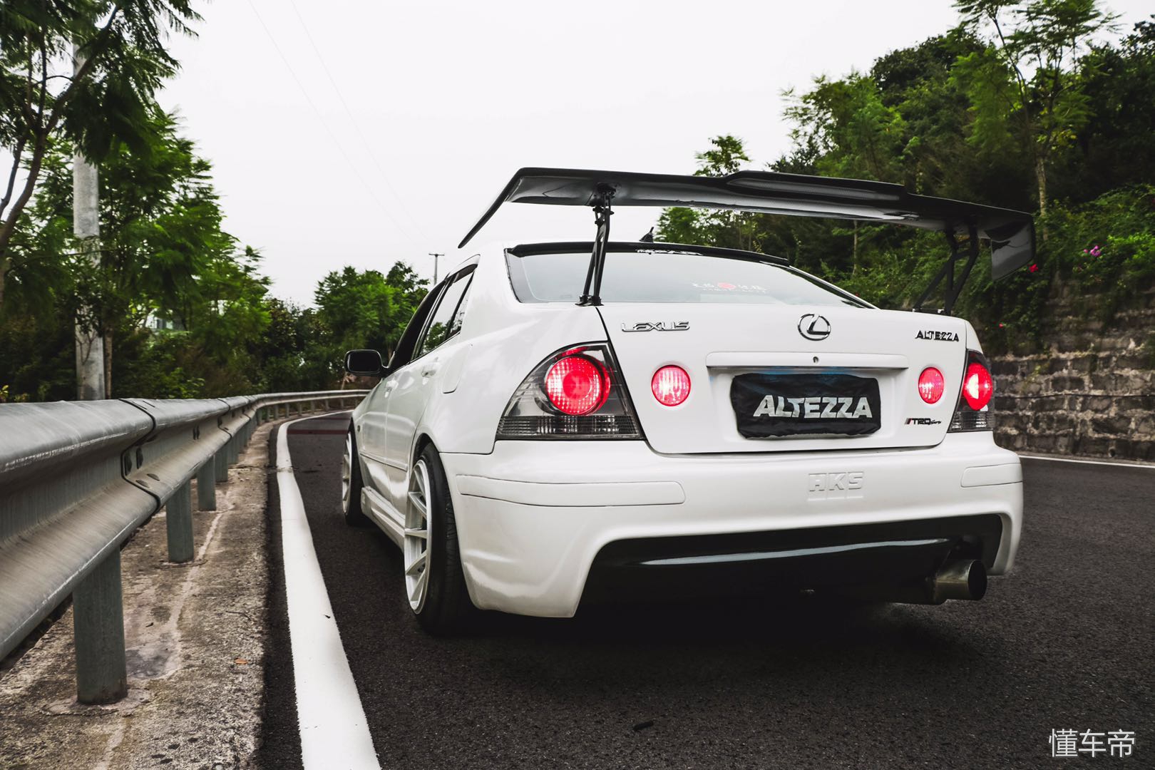 头文字d最恐怖的漂移,头文字d咬地鲨谁开的