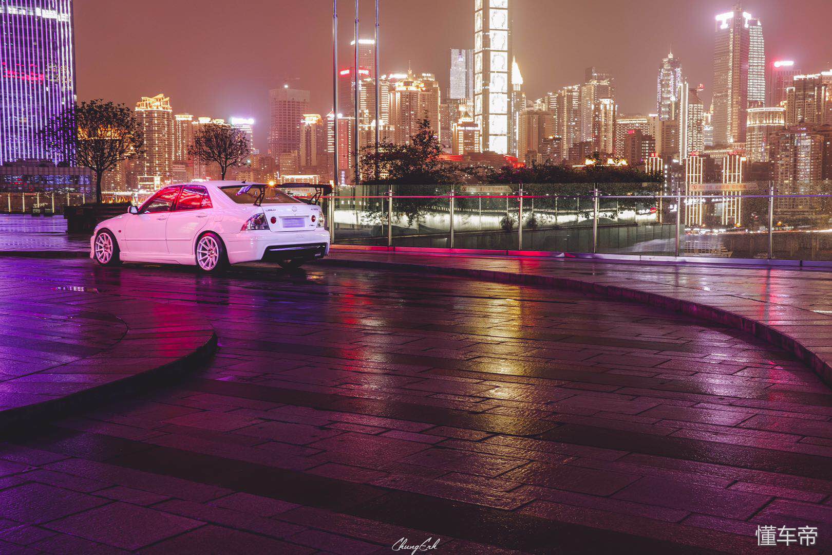 头文字d最恐怖的漂移,头文字d咬地鲨谁开的