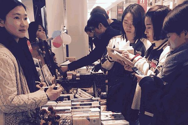 914魔都潮人咖啡节来袭!超人气Café天空书屋草坪胶片电影,好玩