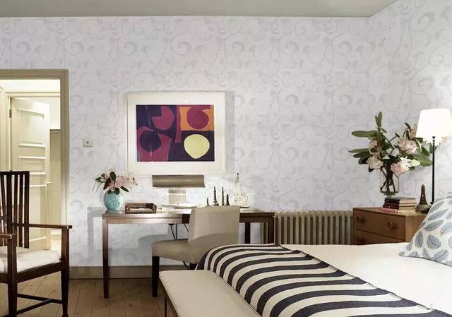 墙纸脏了怎么清除掉,墙纸脏了怎么办才好