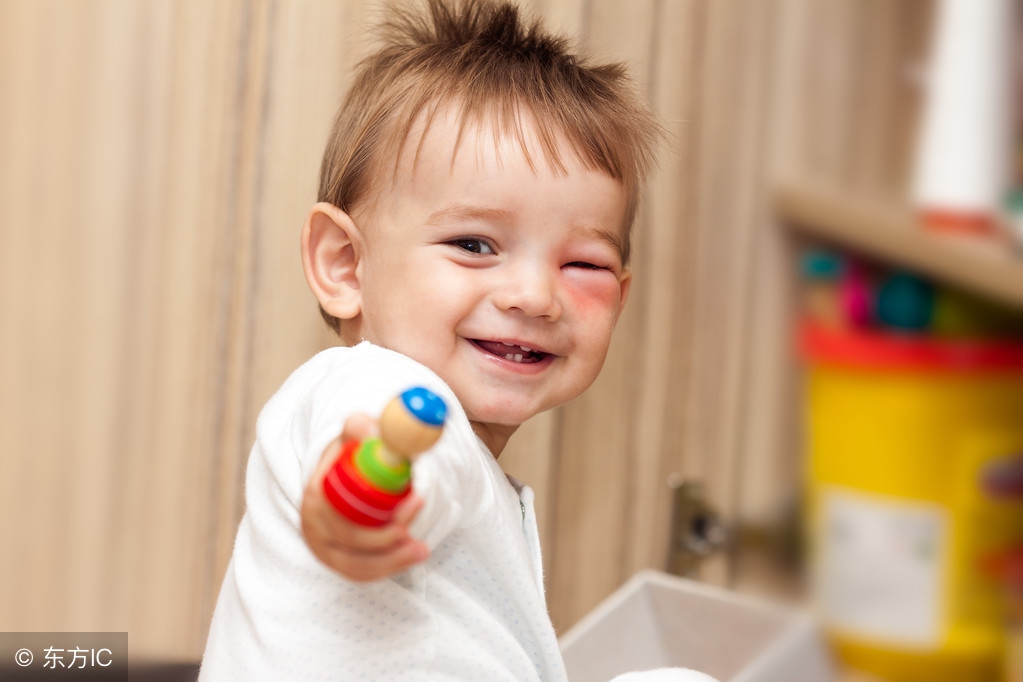 小孩膝盖擦伤可以用双氧水吗,孩子磕伤碘伏消毒用多久