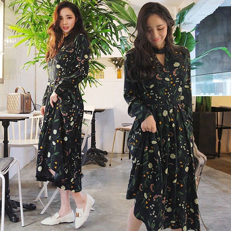 红色碎花连衣裙搭配什么颜色开衫,黑白碎花连衣裙搭配什么鞋子好看