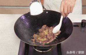 月子餐猪肝炒菜椒,产后为什么要吃麻油猪肝