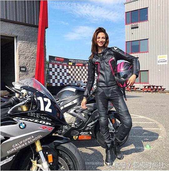 机车女孩杜卡迪1199,机车女孩杜卡迪比赛