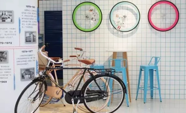消失多年的永久牌自行车开了家咖啡馆，复古风格勾起无数网友情怀