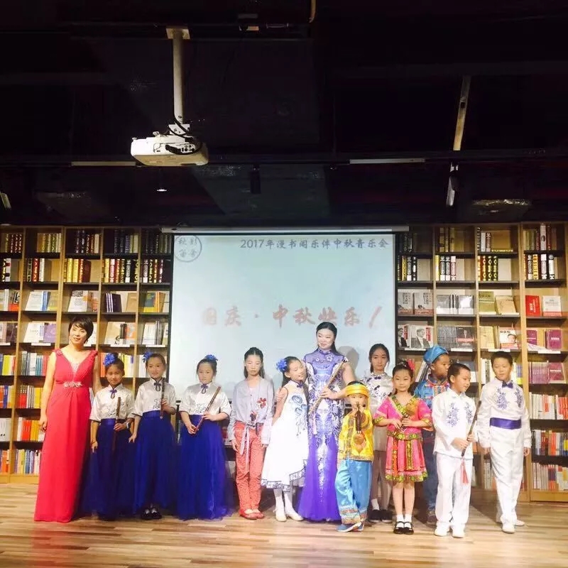 李秋霞纯音乐,李秋霞唱的歌曲