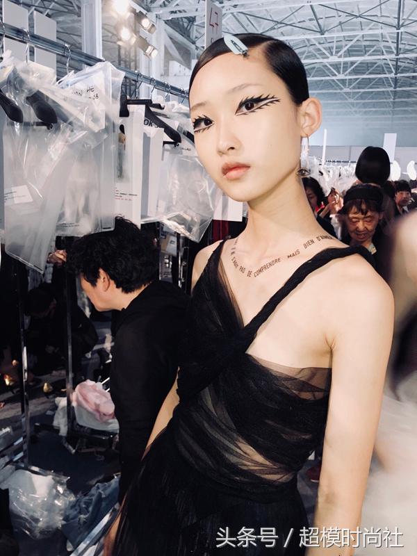 维秘面试PK过吴宜桦及一众外模，新秀贺楚妍，来头只是普通学生？
