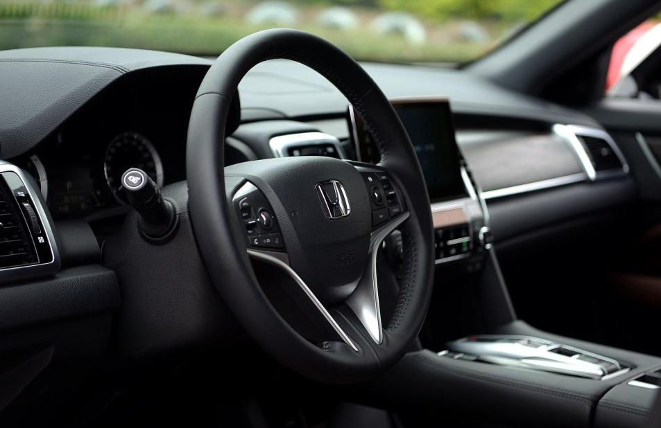 2.0t汉兰达对比2.0t本田urv加速,汉兰达和本田urv哪个档次高