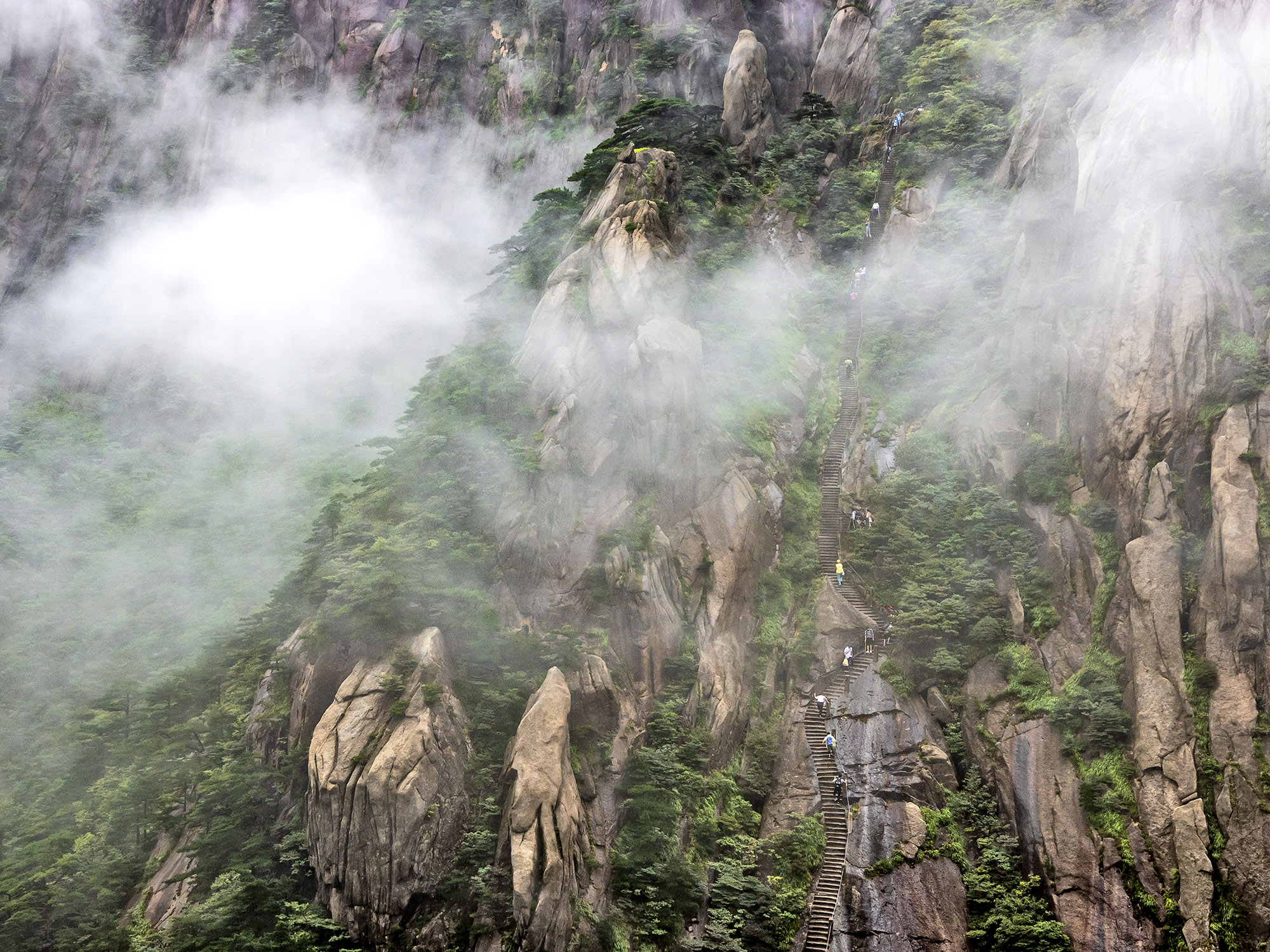 一支香烟毁掉了一家公司,一支烟毁了一生