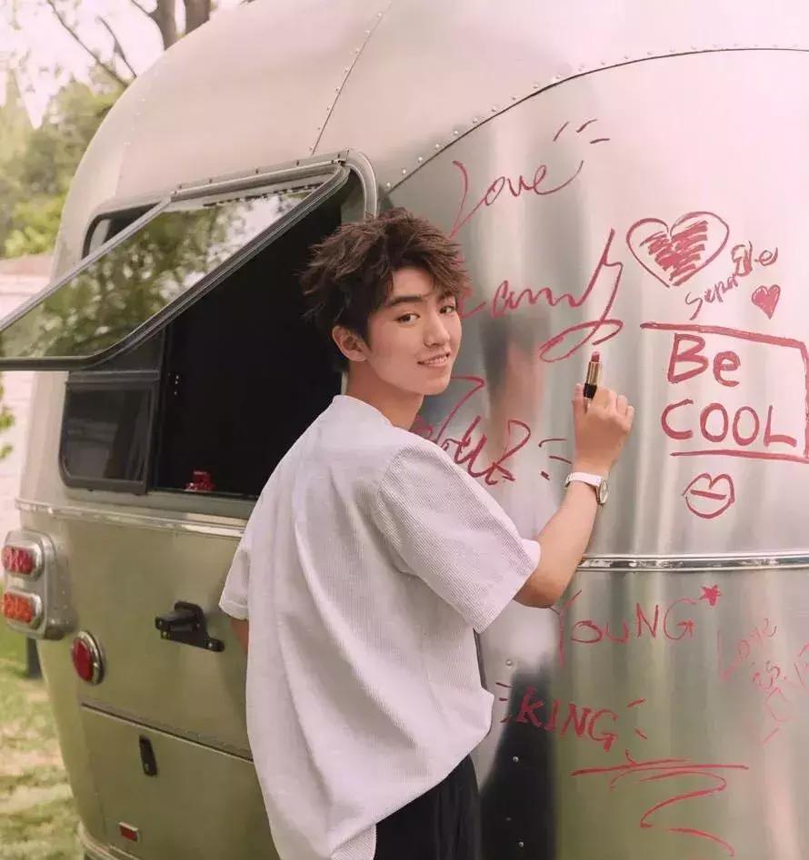 95后女明星身价上亿,95后身价过亿