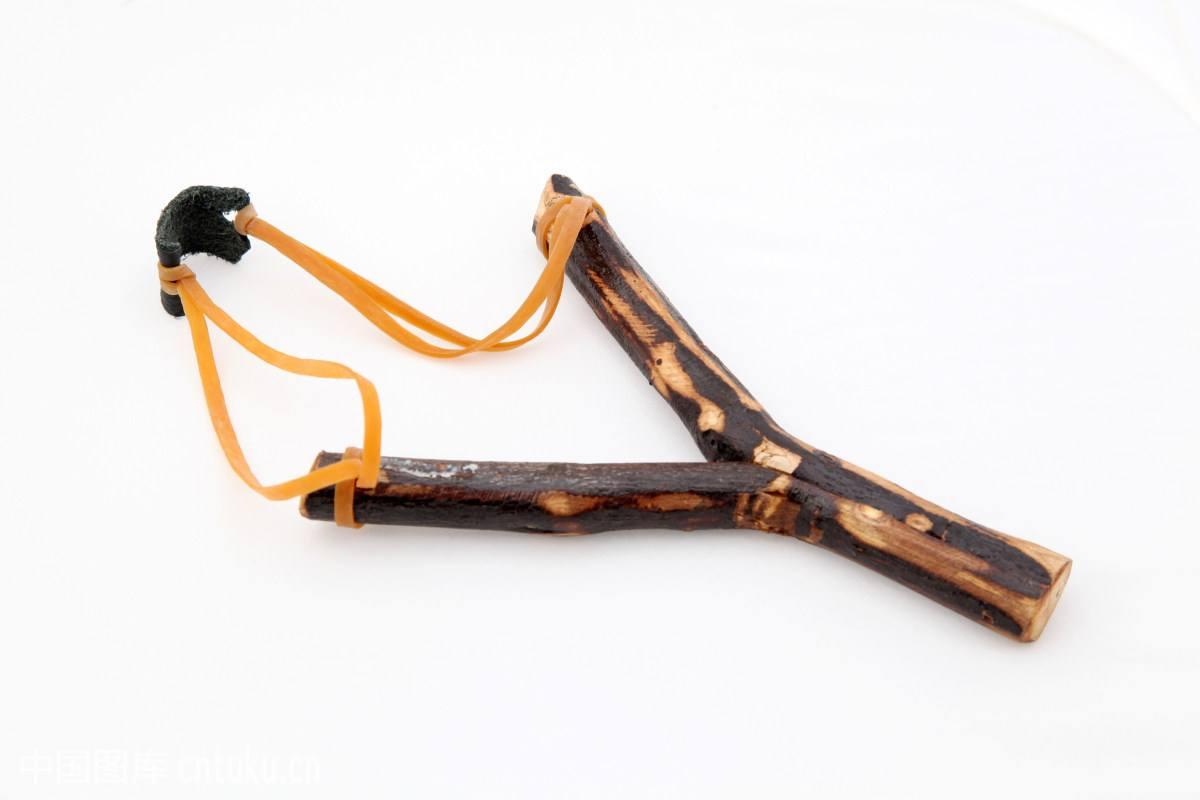 DIY弹弓,威力大的简单弹弓制作