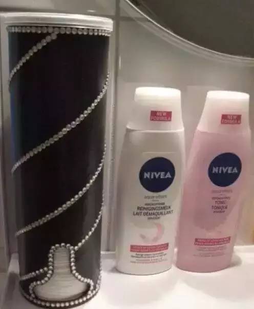 吃完薯片剩下的桶别扔,吃完的薯片筒先别扔