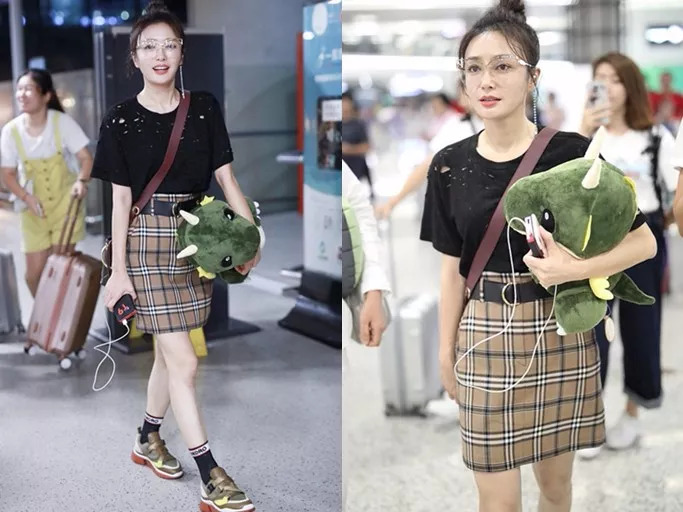 马思纯穿红格装潮味十足气质清新,秦岚当打之年穿搭