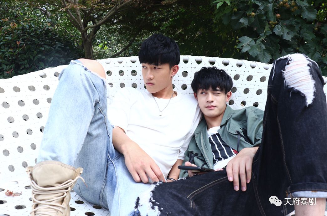 被网友称为《上瘾2》，《仅剩一口的青春》这部热播剧要代表“国耽”征战泰国啦！