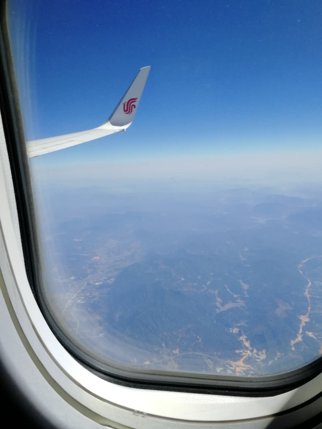 第一次坐飞机如何不丢人,第一次坐飞机的真实感受