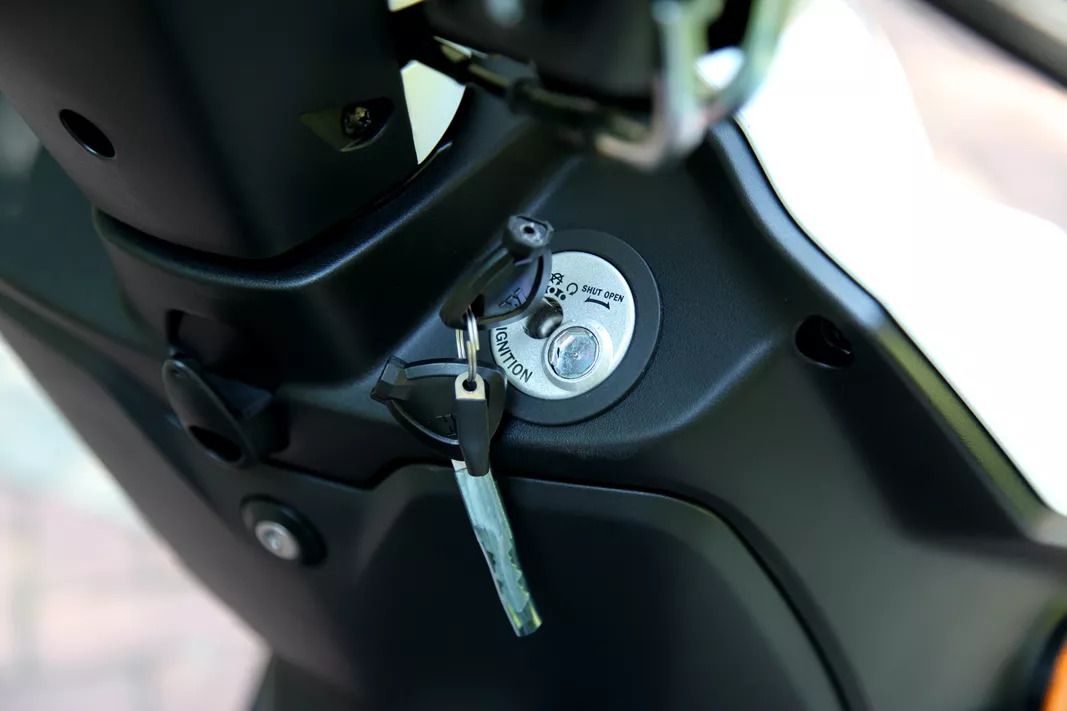 豪爵踏板摩托车vh125零售价多少,无痕测评豪爵vh150