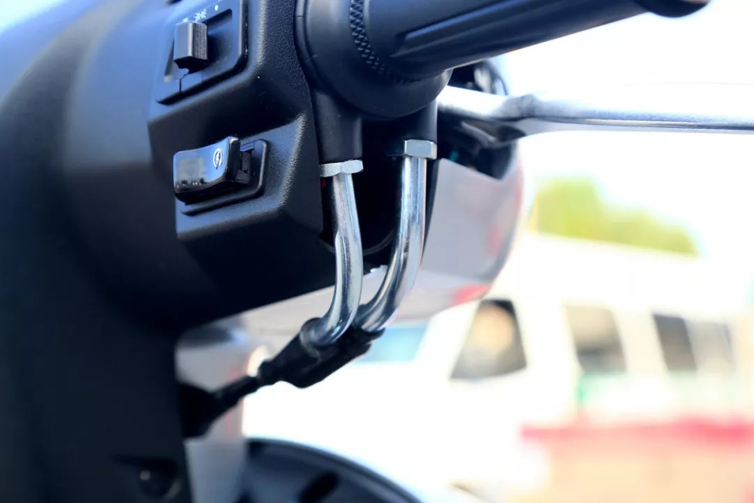 豪爵踏板摩托车vh125零售价多少,无痕测评豪爵vh150